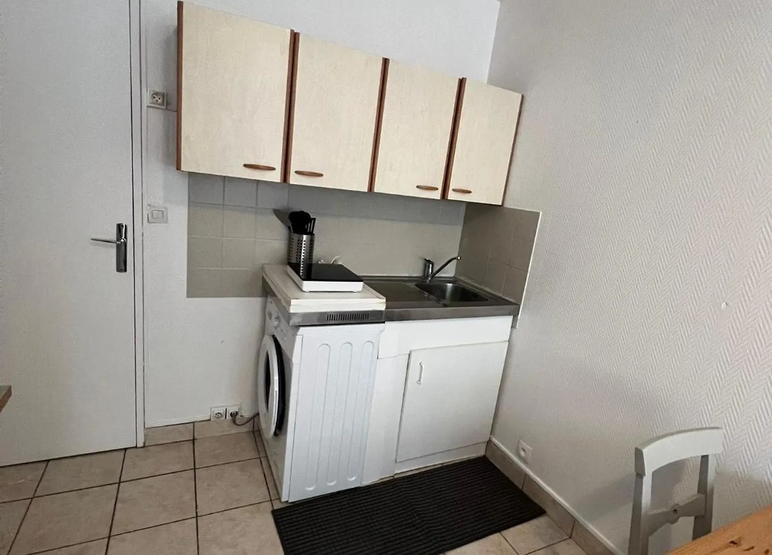 Apartment Studio Equipe Paris 20E France